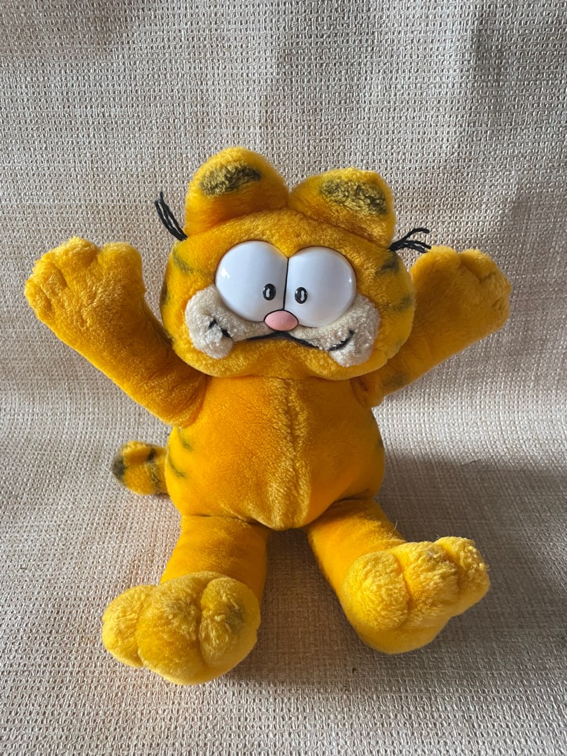 Vintage Garfield Plush Hobbies Toys Toys Games On Carousell