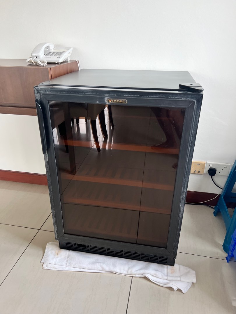Vintec 50 bottles wine fridge, TV & Home Appliances, Kitchen Appliances
