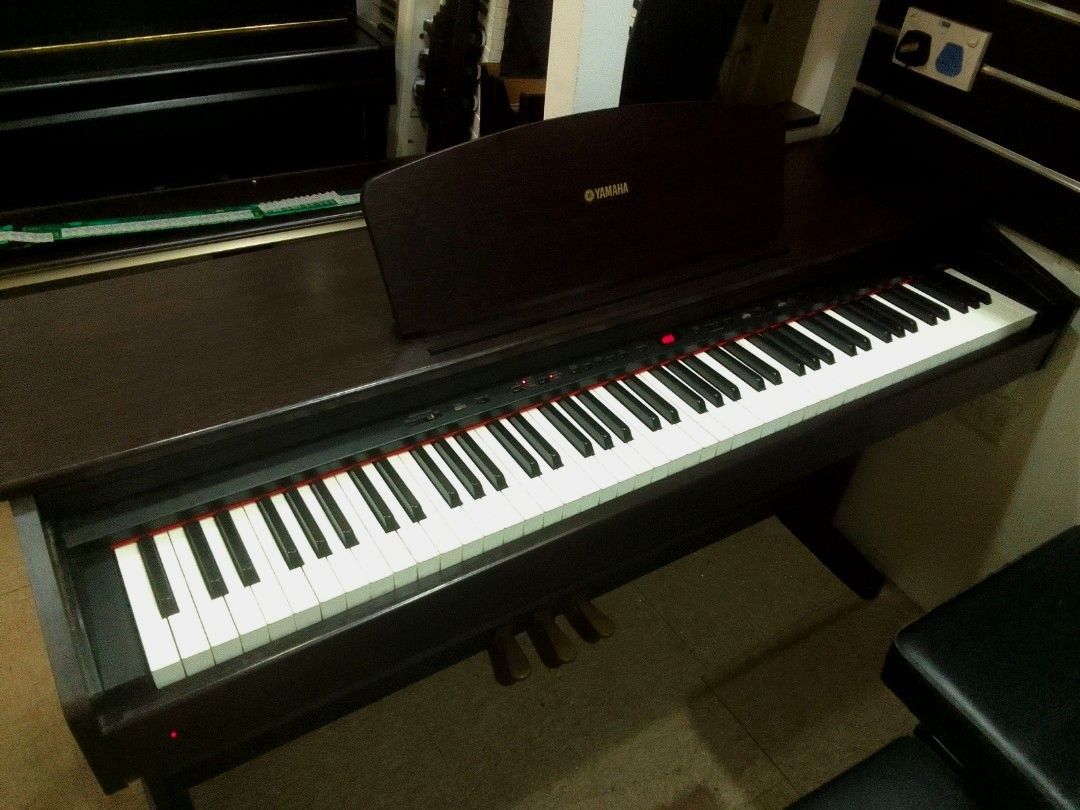 Yamaha YDP121 digital piano (upgraded key action), Hobbies & Toys
