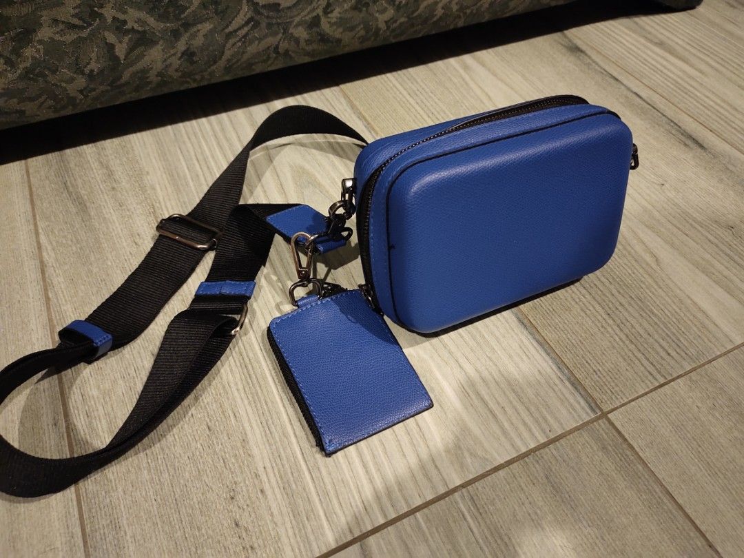 Zara hotsell navy bag