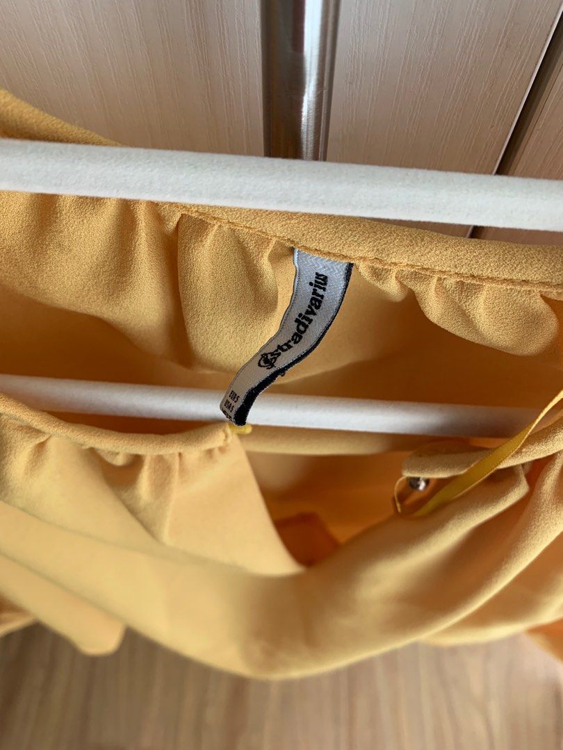 2 for 600 Stradivarius Formal Tops Longsleeves (Category: Longsleeves) located in Mandaluyong City. Submitted by wisercolder (Listing ID 1203673262, Image 3). Description: Strictly worn once, still new and well-stored Bought for ~1,299 each in Stradivarius SM aura PM for more pictures RFS: Closet declutter.