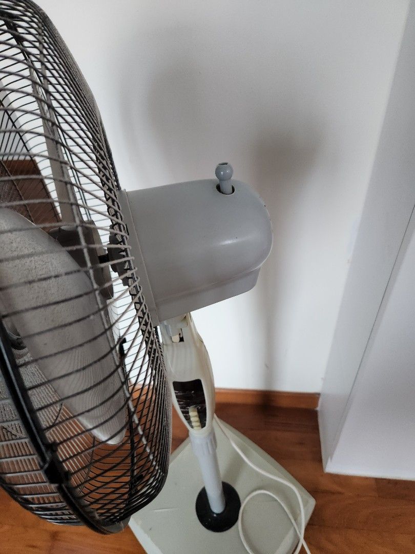 Akira standing fan not working, Furniture & Home Living, Lighting