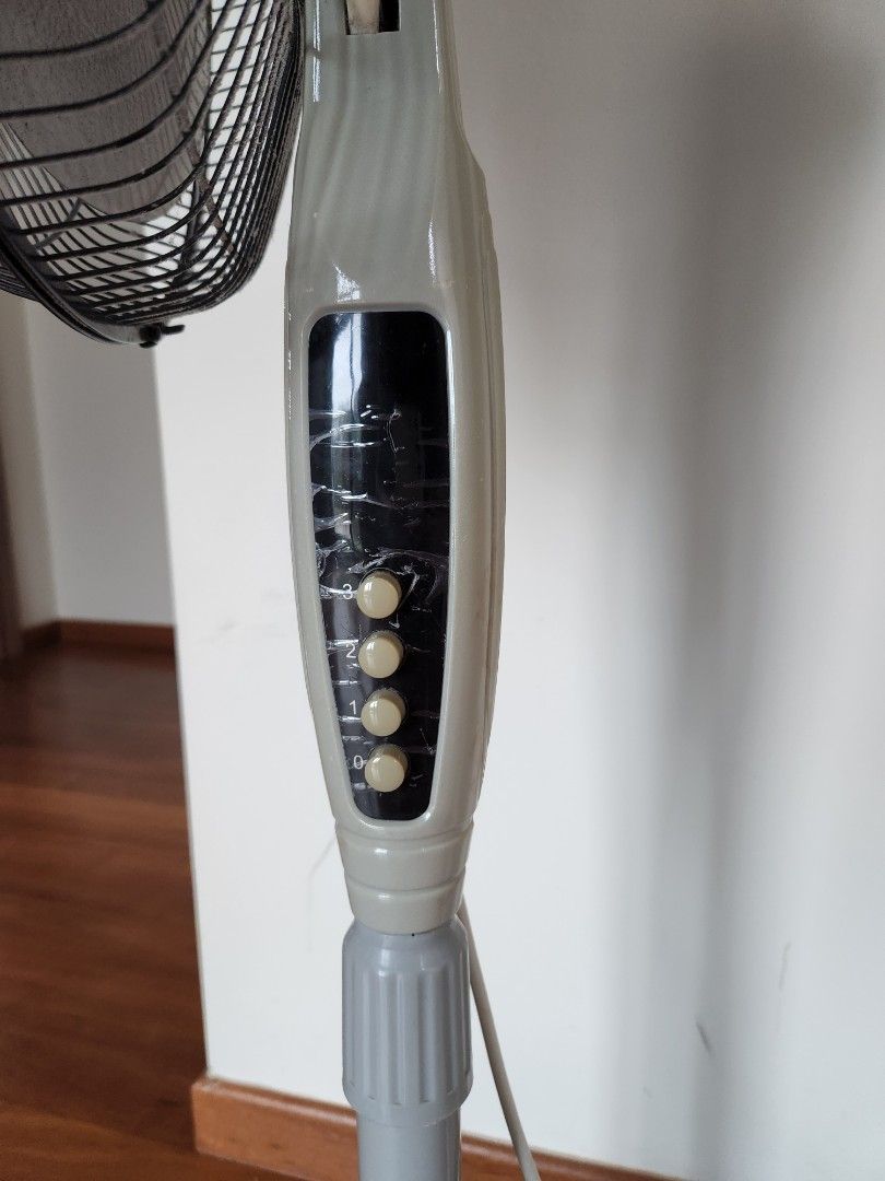 Akira standing fan not working, Furniture & Home Living, Lighting