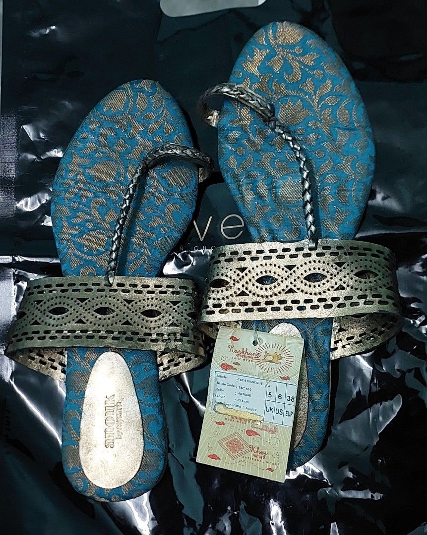 Anouk flats store