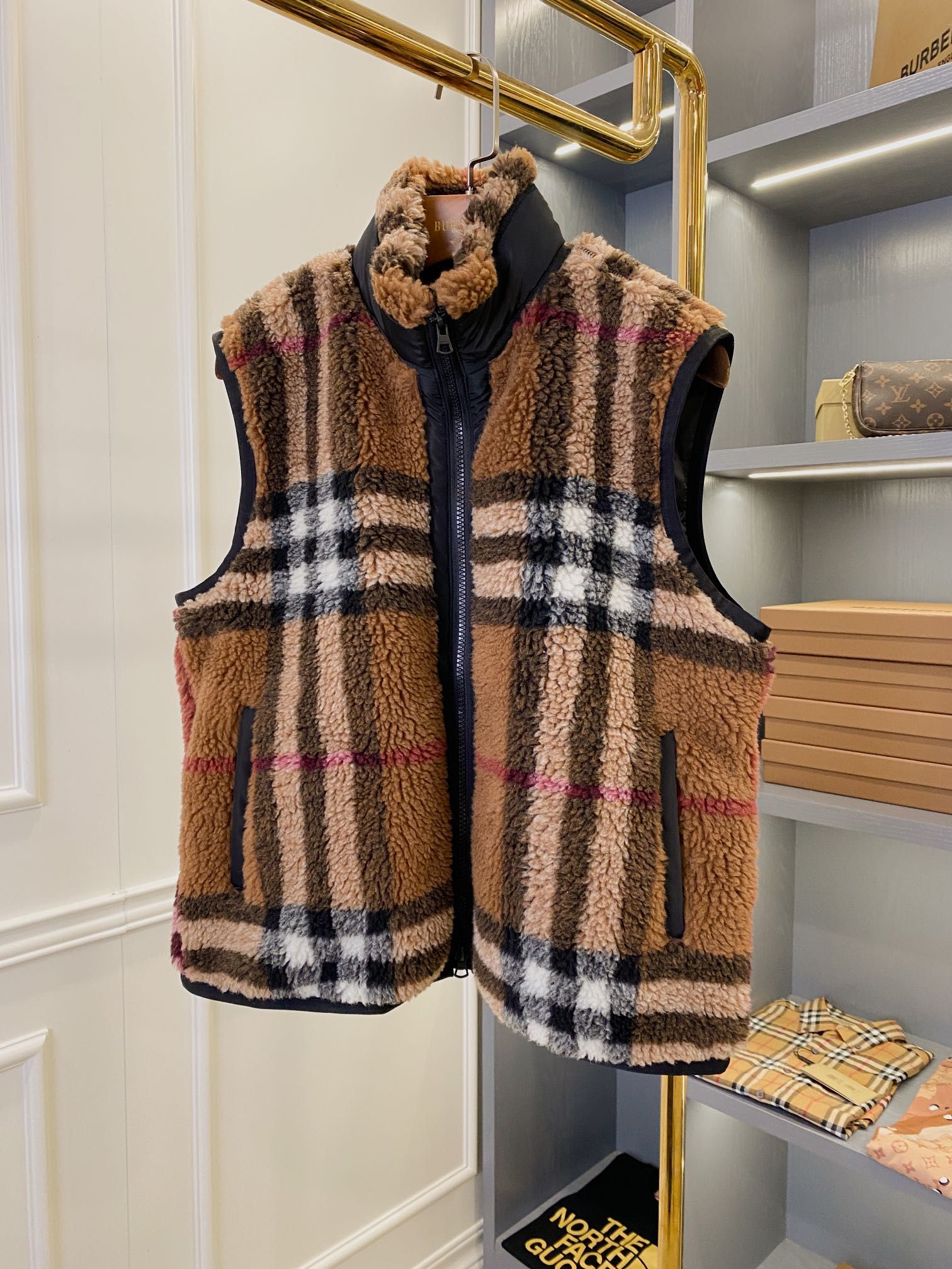 Authentic Burberry Dark brown wood check wool blend fleece vest Women s Fashion Coats Jackets and Outerwear on Carousell