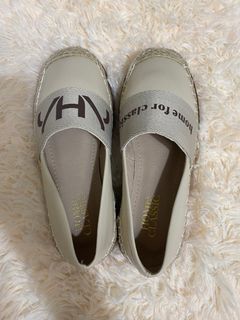 (Category: ) located in . Submitted by xinhui_preloved (Listing ID 1203530098, Image 1). Description: .