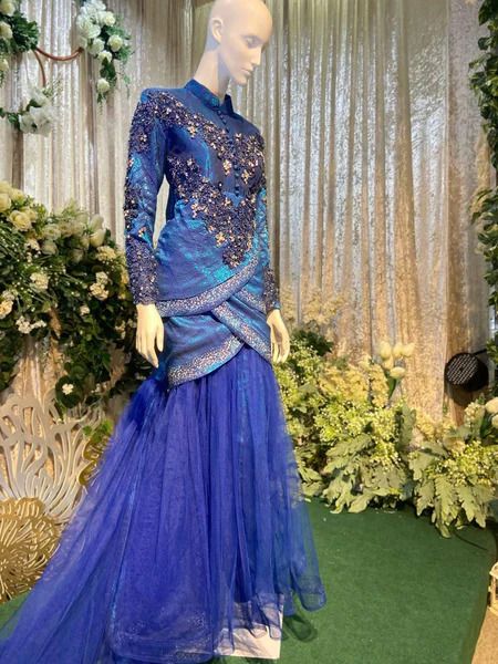 Baju Pengantin Tulip Petal Royal Electric Blue Two Piece Songket Wedding Dress Full Beaded Navy Blue Lace Women s Fashion Dresses Sets Traditional Ethnic wear on Carousell
