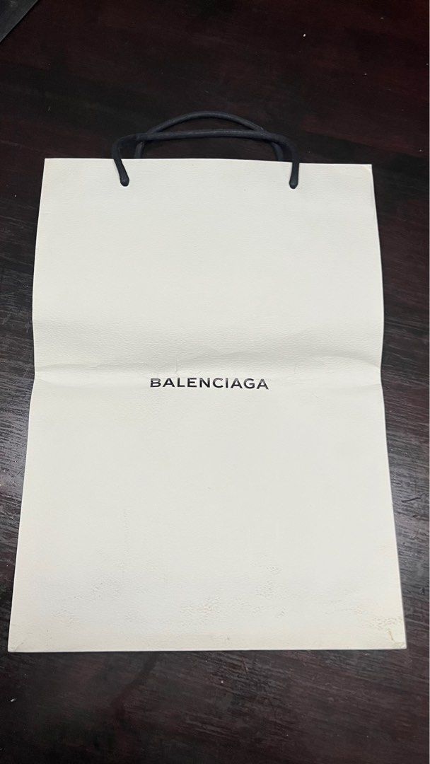 Balenciaga paperbag (Category: Luxury Bags & Wallets) located in Pasig City. Submitted by luxuryitems2021 (Listing ID 1203744920, Image 1). Description: .