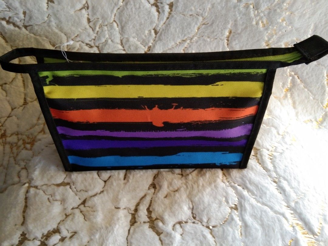 bench pouch, Women's Fashion, Bags & Wallets, Purses & Pouches on Carousell