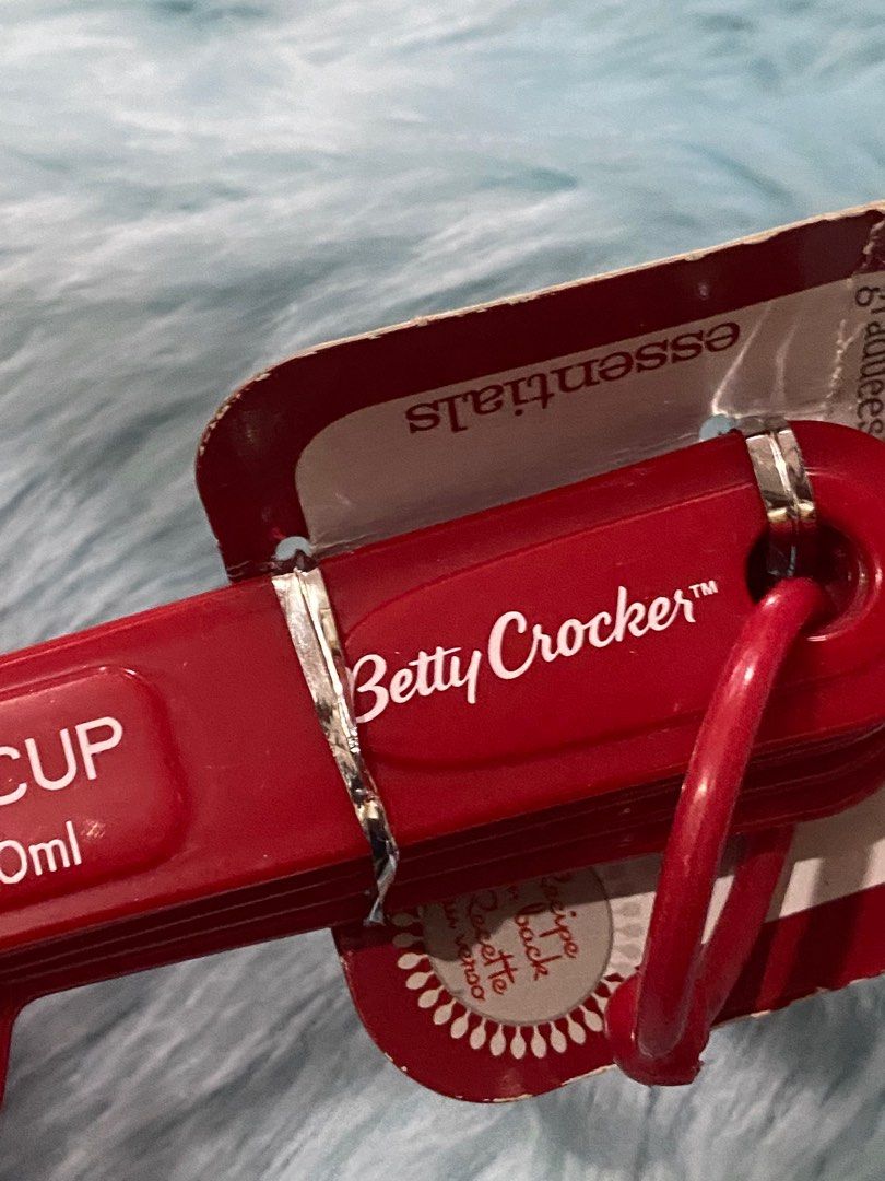 Betty Crocker Measuring Cups (Category: Bakeware) located in Caloocan City. Submitted by rowee27 (Listing ID 1203656726, Image 2). Description: Original Betty Crocker In red color Bought in Canada.