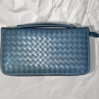 Bottega Veneta mens travel wallet with Extendable handle