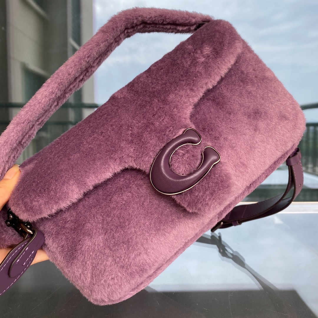 COACH CC445 purple large size coach shearing tabby This furry
