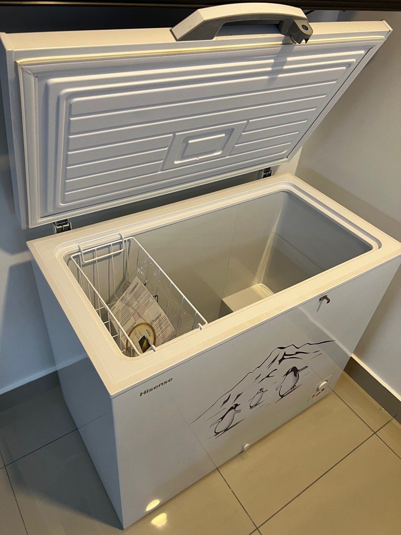 Chest freezer Hisense 205L, TV & Home Appliances, Kitchen Appliances, Refrigerators & Freezers