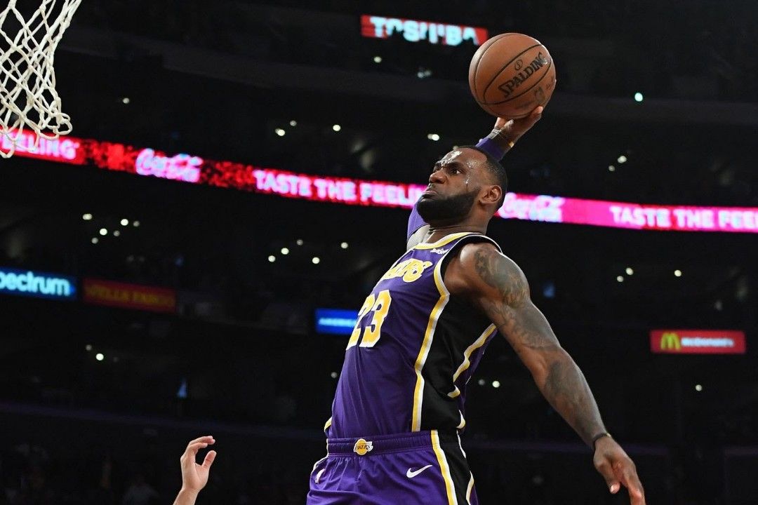 Nike LA Lakers JERSEY Lebron James STATEMENT EDITION 22