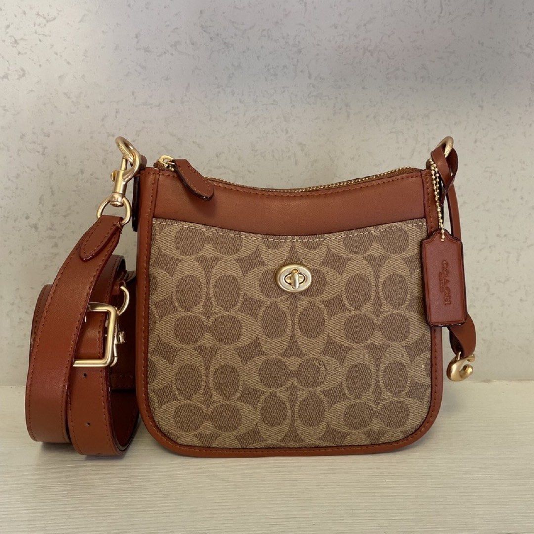 Coach Women’s Turnlock Sling Bag, Women's Fashion, Bags & Wallets