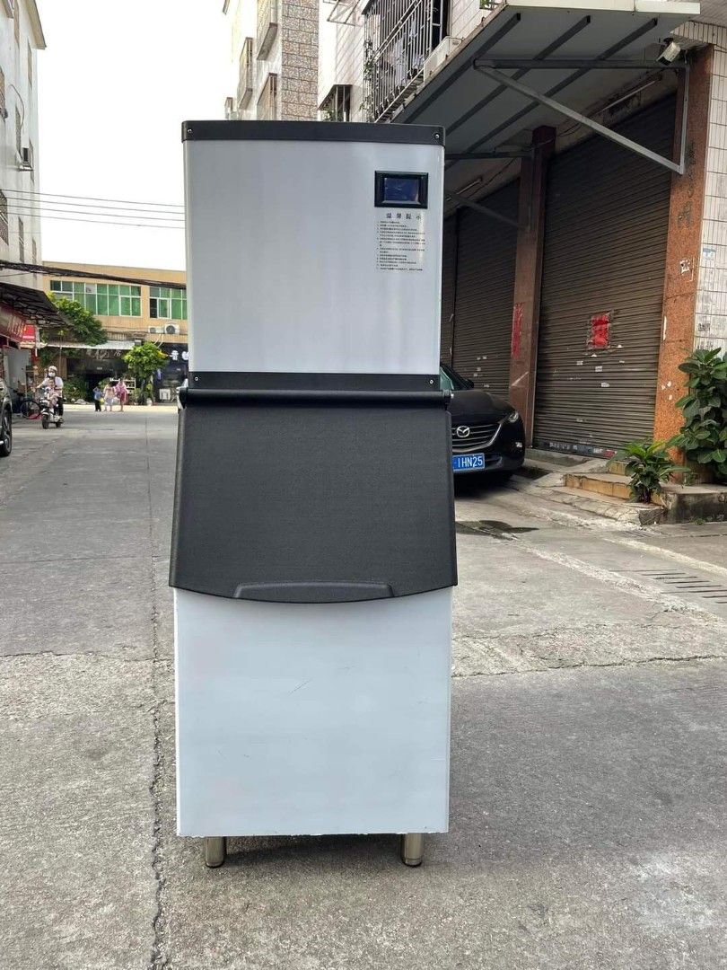 📌COMMERCIAL GRADE ICE CUBE MACHINE (Category: Refrigerators and Freezers) located in Manila. Submitted by qualityfoodserviceequipment (Listing ID 1203614138, Image 1). Description: 📌COMMERCIAL GRADE ICE CUBE MACHINE Let MYW Food Equipment Corp help your small and growing business. Get in touch with us! Kindly look for Desiree Zafra (Sales Executive) Send us a message today! 📧 mywfec5@gmail.com 📞 +639164558613 (Viber-ready) 📞 +639984703904 ☎️