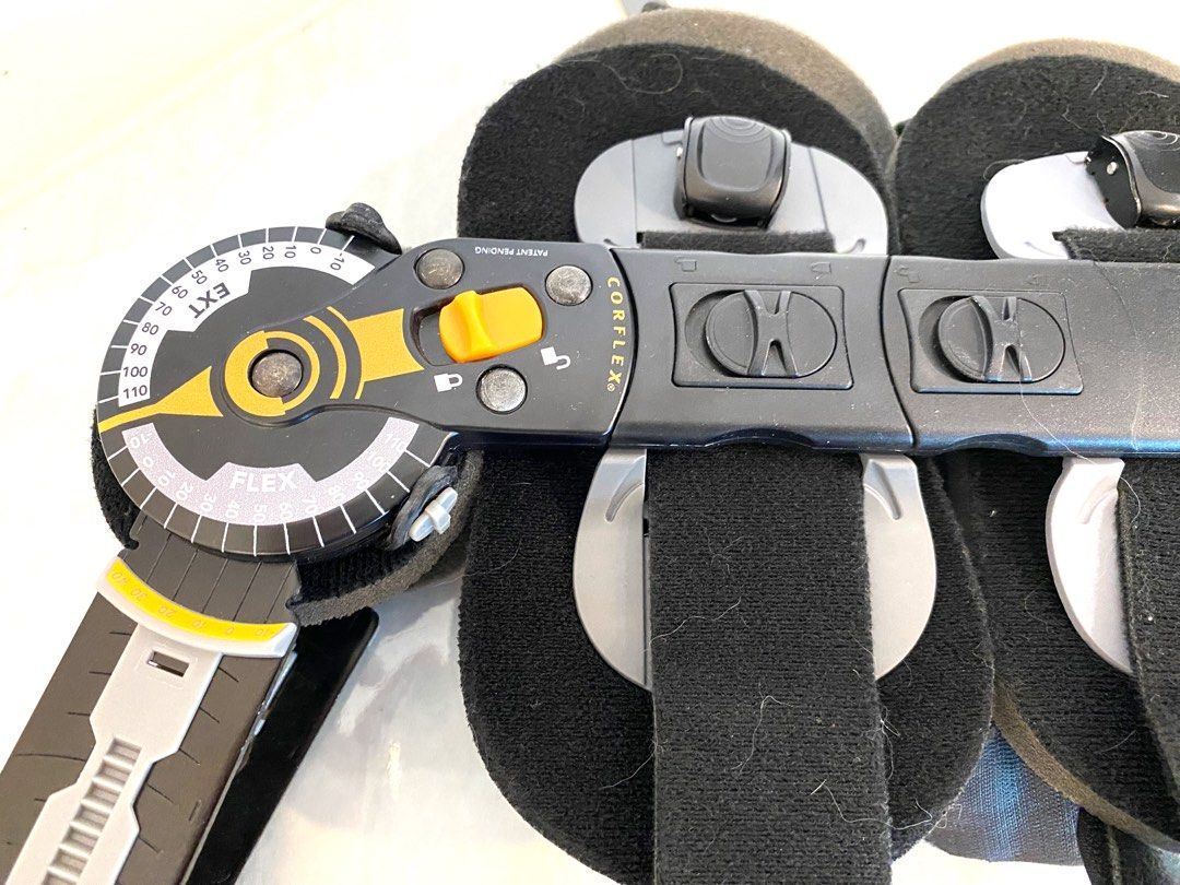 Corflex Contender PostOp Knee Brace, Health & Nutrition, Braces