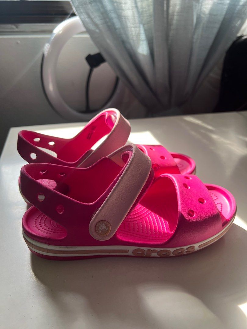 Girls crocs new arrivals size 6