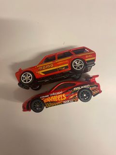 Datsun wagon and super red!