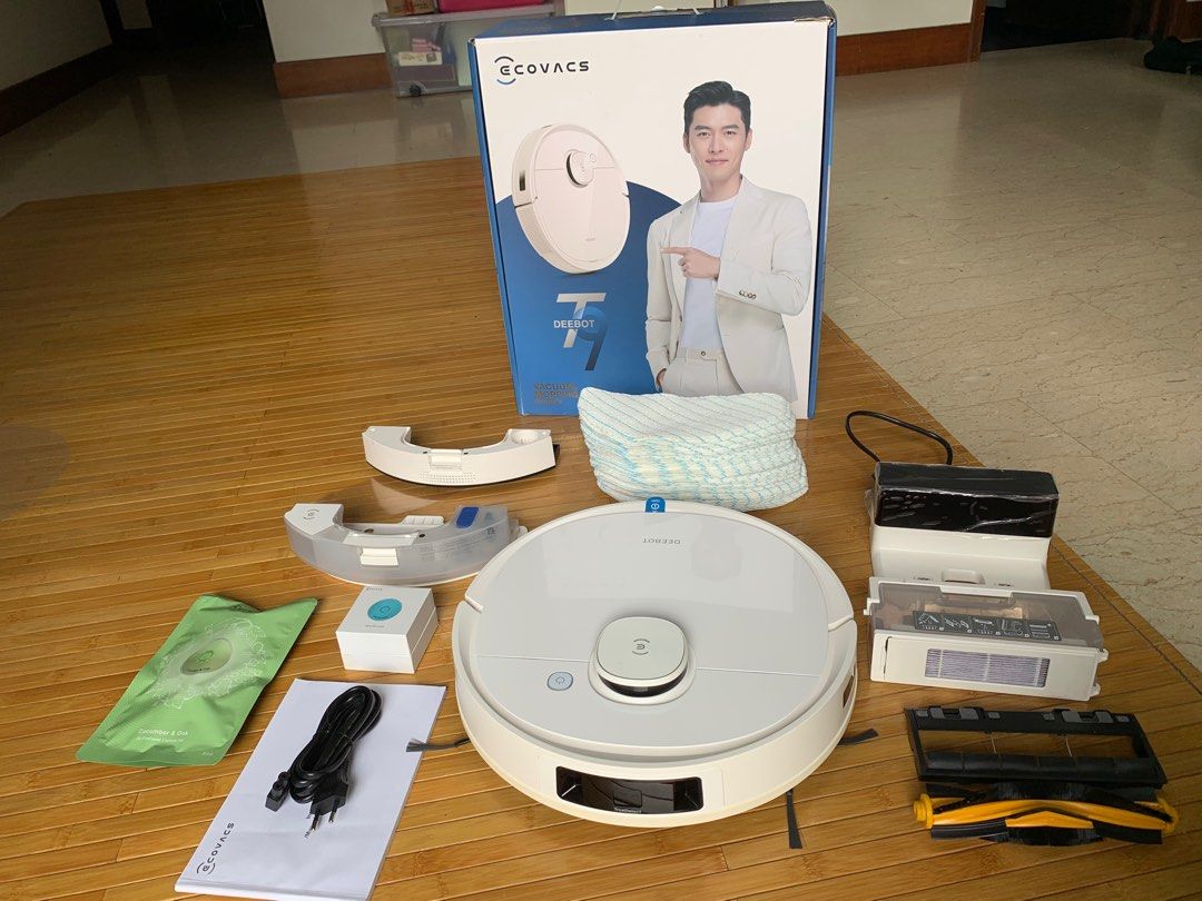 Ecovacs Deebot T9 Vacuum Mopping Robot with Mapping pads, TV & Home