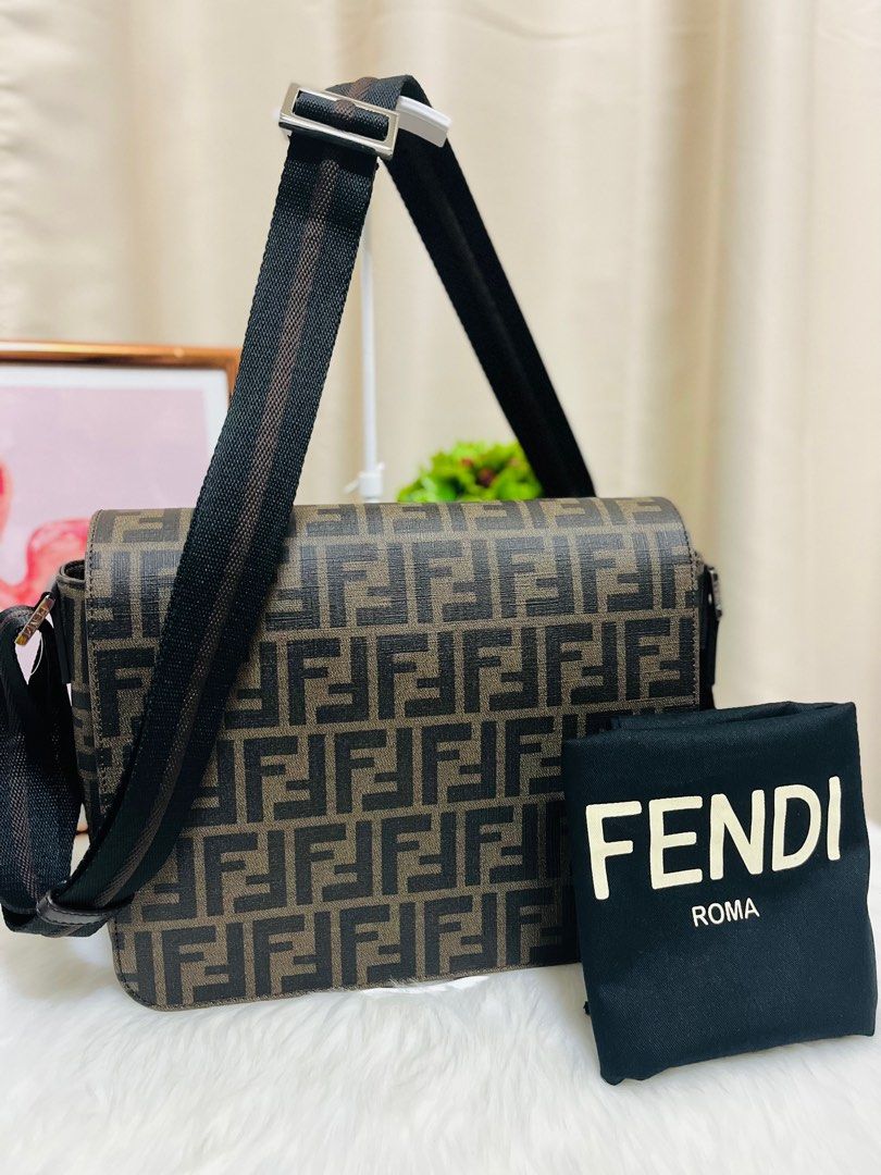 Fendi messenger online