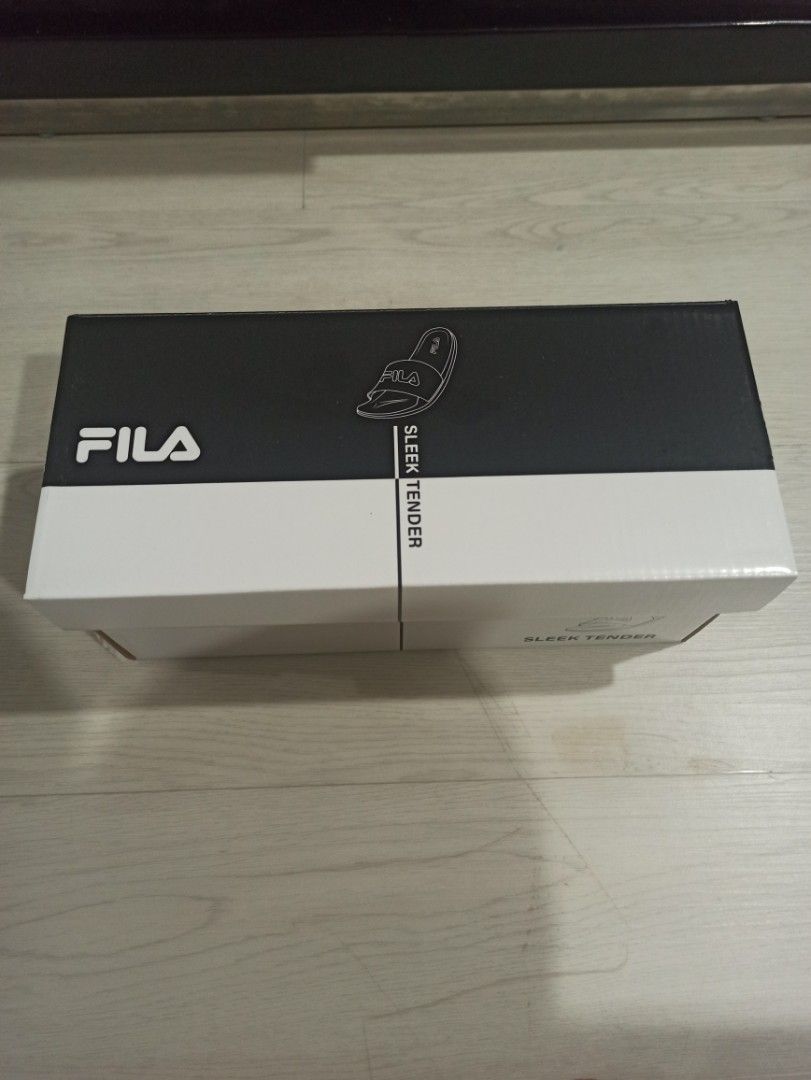 FILA slippers, Men's Fashion, Footwear, Flipflops and Slides on Carousell
