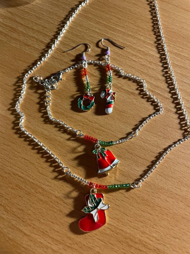 Christmas jewelry shop