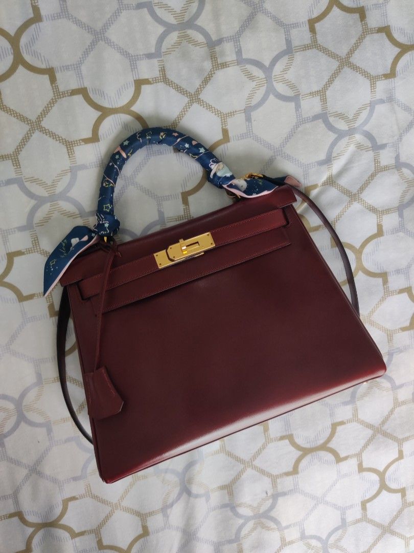 Amazing Hermes Kelly 28 sellier handbag strap in Rouge H box calf leather,  GHW at 1stDibs
