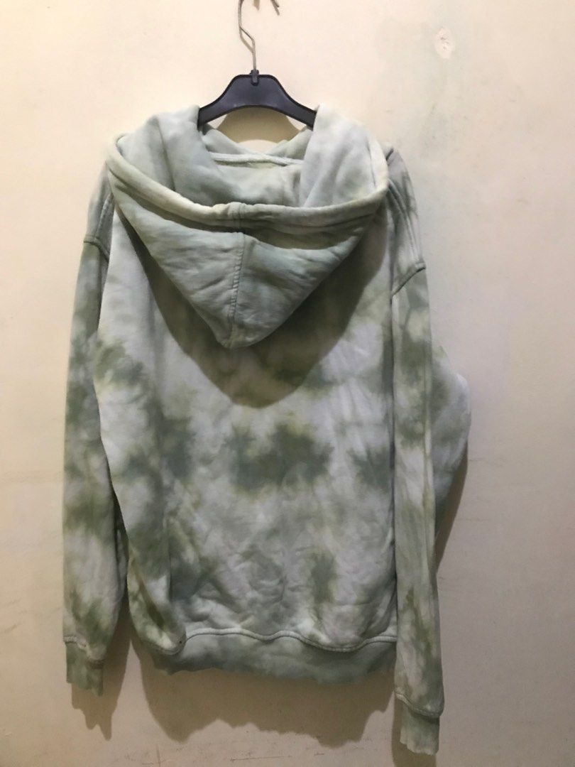 Hoodie Erigo Tie Dye, Fesyen Pria, Pakaian , Atasan di Carousell