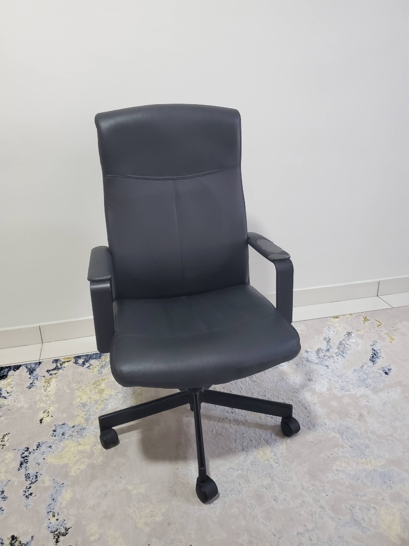 IKEA MILLBERGET Swivel office chair, Bomstad black, Furniture & Home