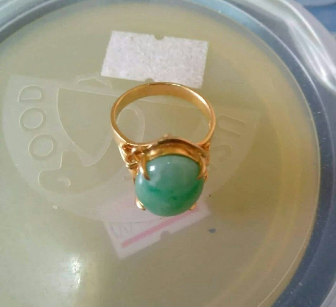 Jade stone sales gold ring
