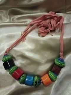 Kalung kayu unik