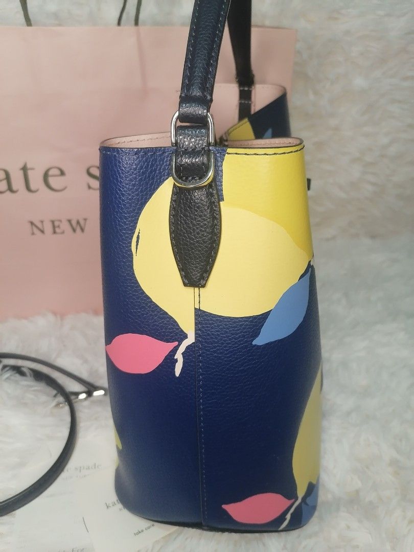 Kate spade large bucket bag, Women's Fashion, Bags & Wallets, Shoulder