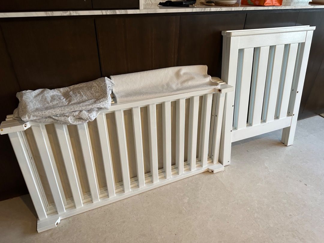 King parrot cot mattress store