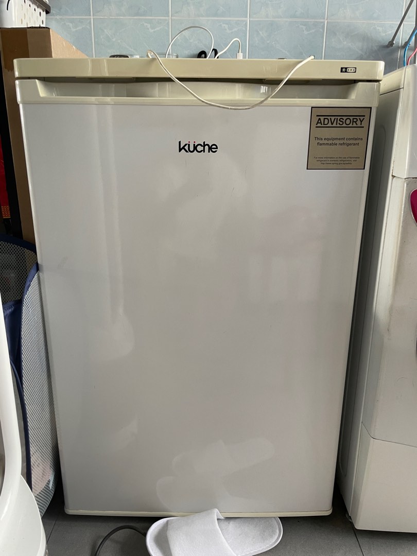 KUCHE upright freezer KUF95U breast milk freezer, TV & Home Appliances
