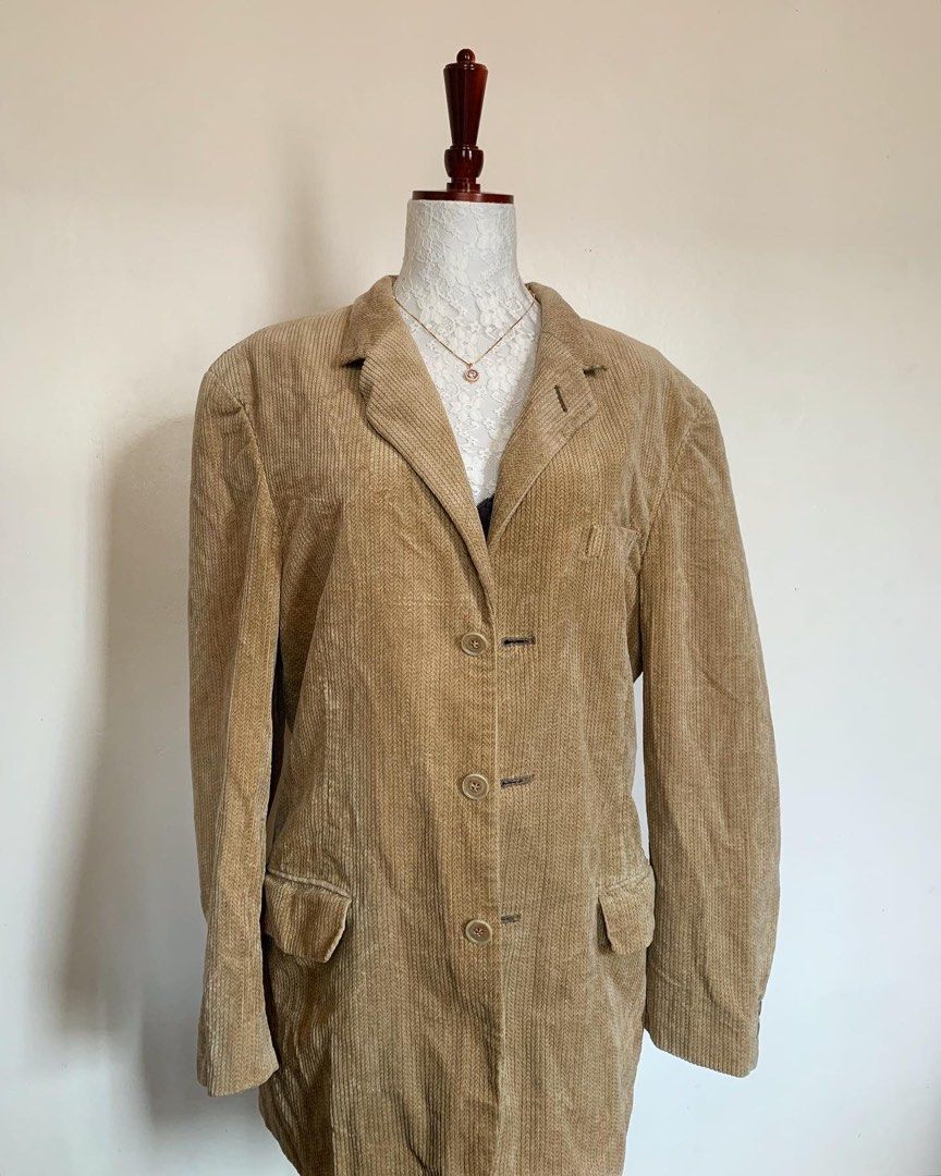 Light Brown Corduroy Boyfriend Blazer (Category: Coats, Jackets and Outerwear) located in Mexico. Submitted by studioleraph (Listing ID 1203697692, Image 2). Description: .
