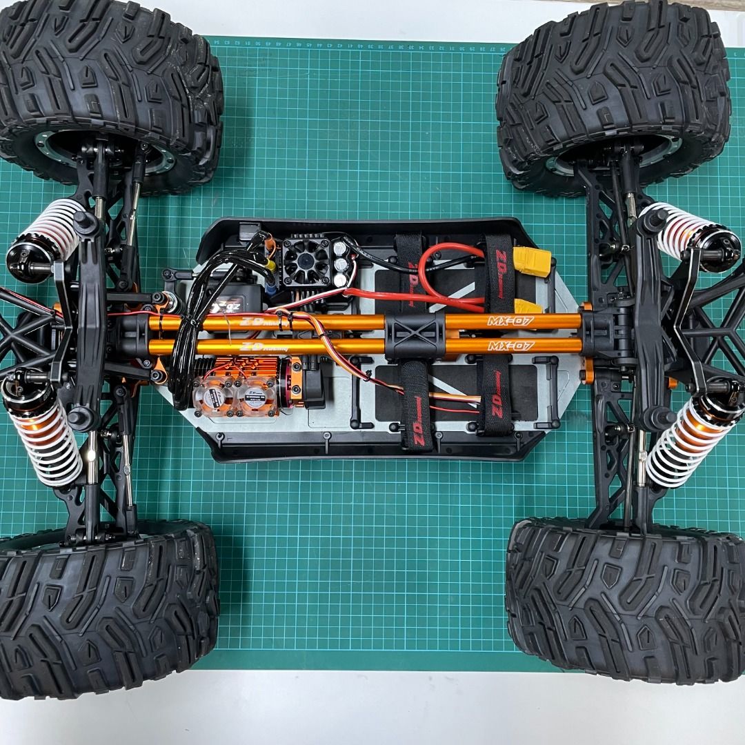 [LIKE NEW] ZD RACING HOBBYWING MAX 6 8S LARGE SCALE MX07 RC MONSTER