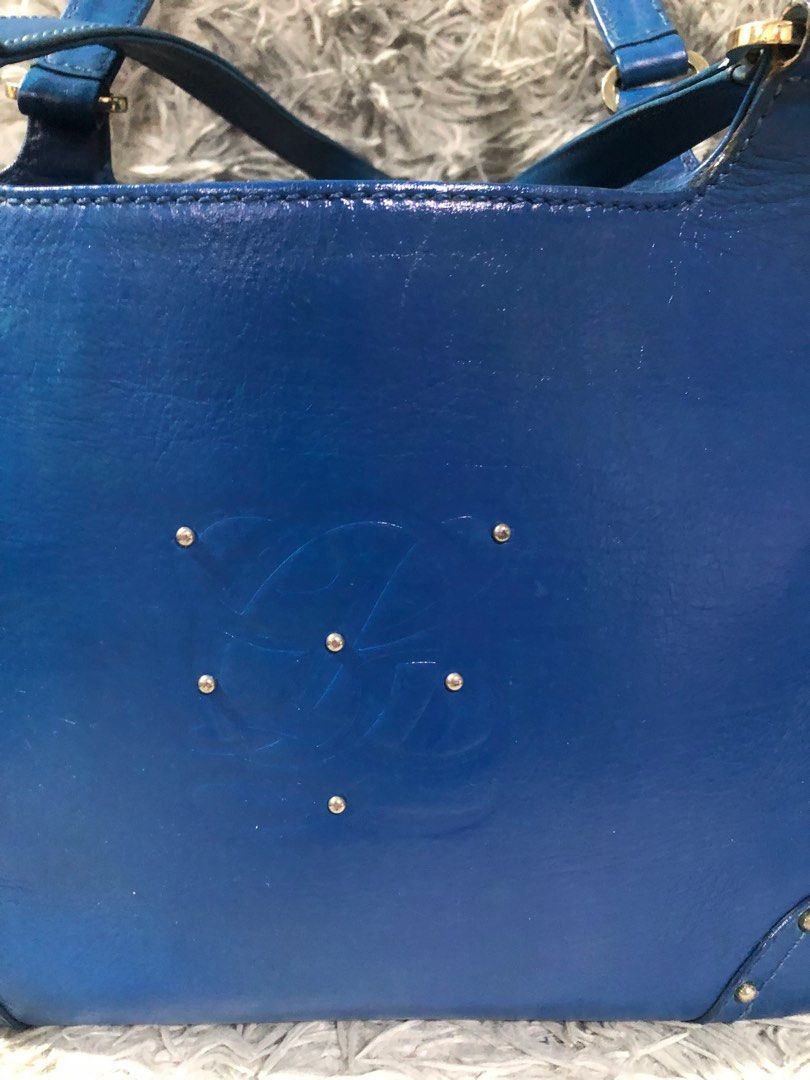 Louis Quatorze Medium size tote bag (Category: Luxury Bags & Wallets) located in Angono. Submitted by fhlor02 (Listing ID 1203733933, Image 2). Description: Louis Quatorze tote bag, stand alone structured bag, sturdy very good leather material, with normal signs of use, dimen: 9”by14”by4”.