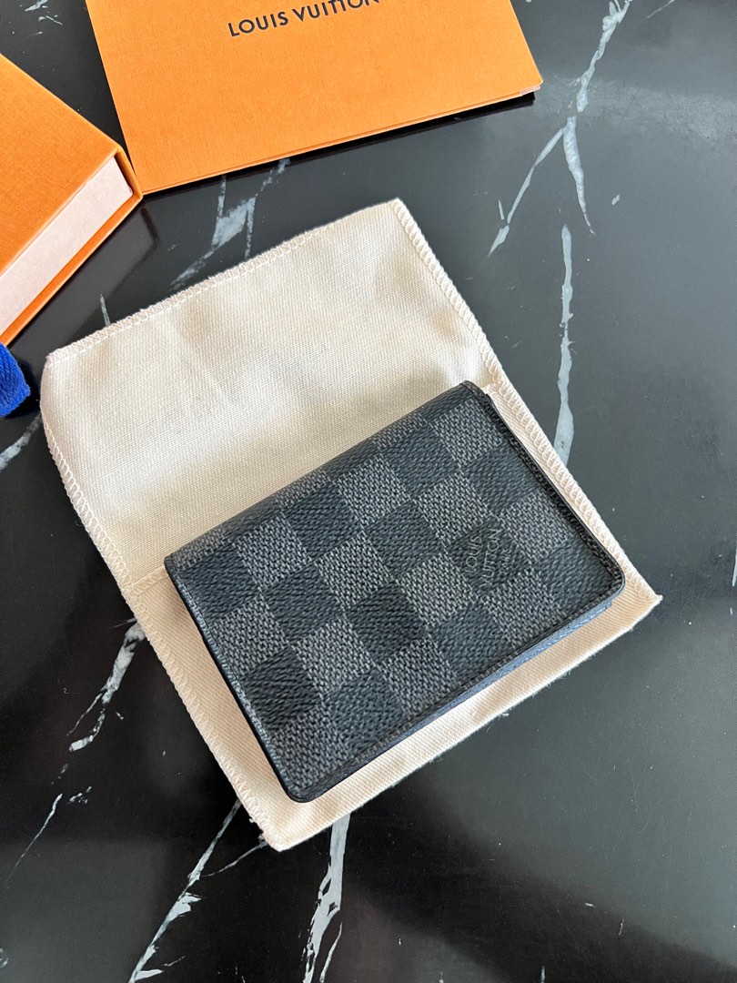 Thoughts on M63801 ENVELOPPE CARTE DE VISITE, rate or hate? I'm thinking to  get this or the CHANEL classic card holder. : r/Louisvuitton