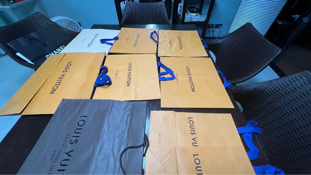 Louis vuitton paperbag (Category: Luxury Bags & Wallets) located in Pasig City. Submitted by luxuryitems2021 (Listing ID 1203745016, Image 2). Description: .