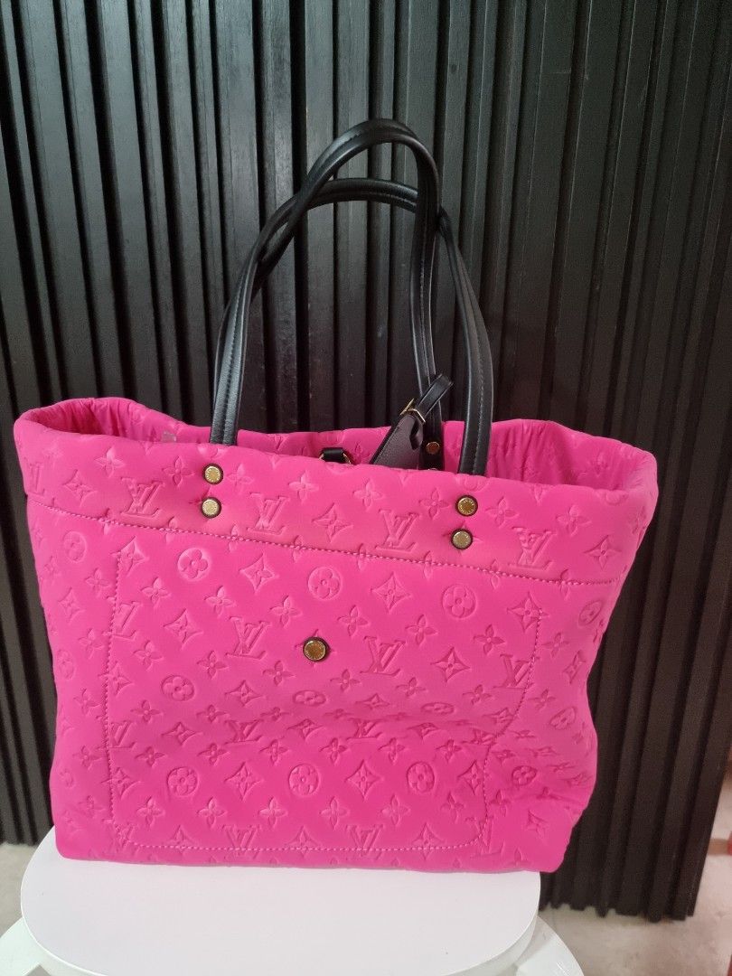 Louis Vuitton Limited edition fucsia Monogram Scuba Shoulder bag