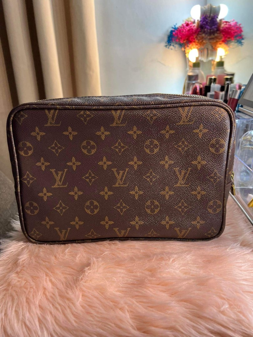 LOUIS VUITTON Crafty Toiletry 26 Monogram Giant Pouch Creme Caramel