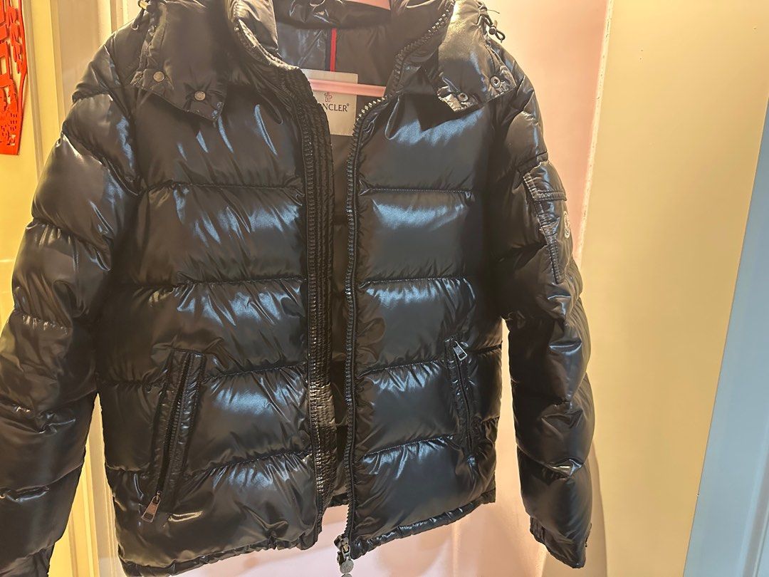 Moncler Maya Jacket in Black - size 1, 男裝, 外套及戶外衣服- Carousell