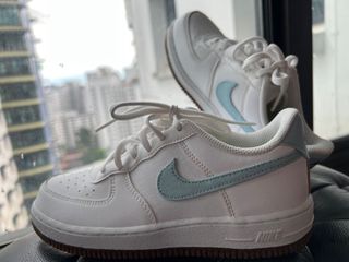 Nike air force shop 1 baby blue swoosh