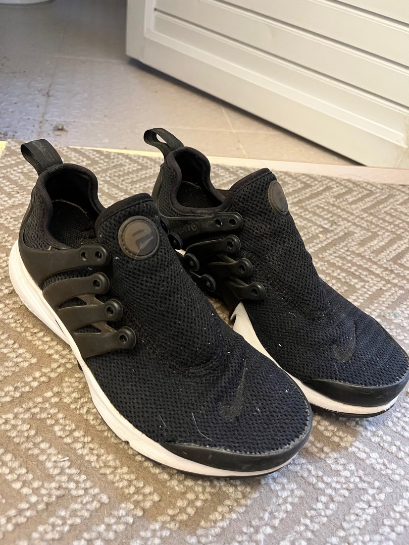 womens black and white nike presto