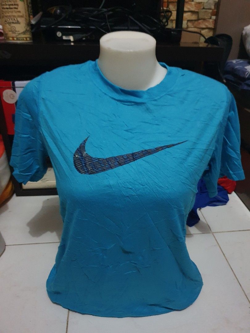Nike Drifit Shirt, Women's Fashion, Tops, Shirts on Carousell