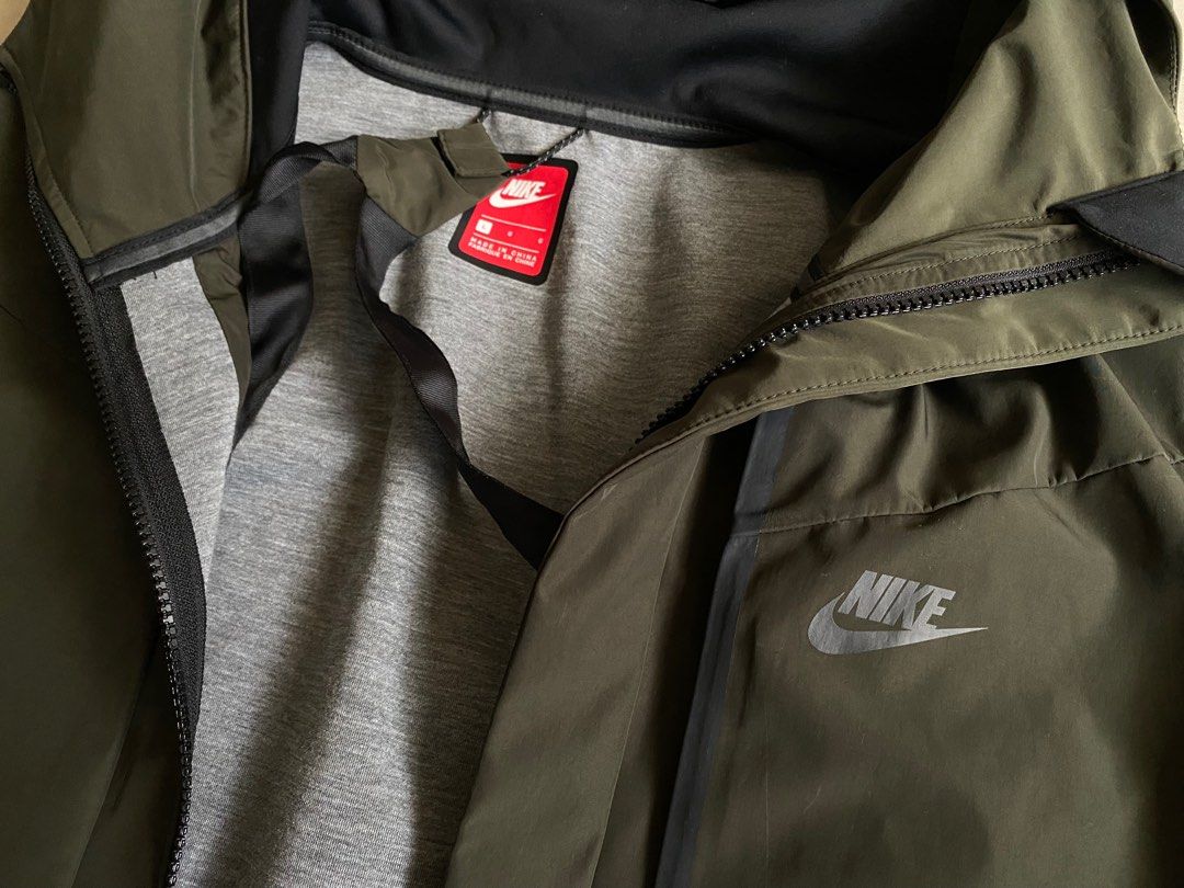 Nike Tech Pack Shield L