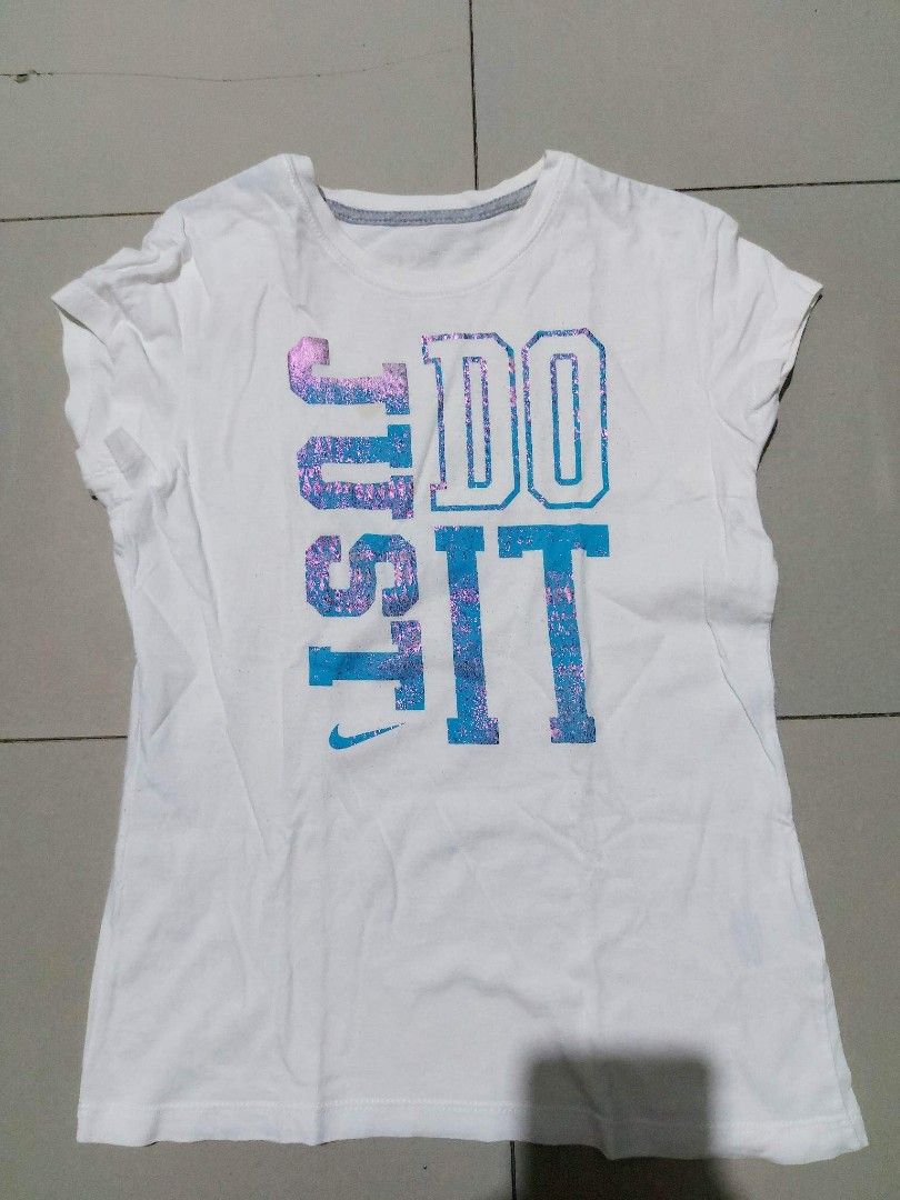 womens nike shirt white