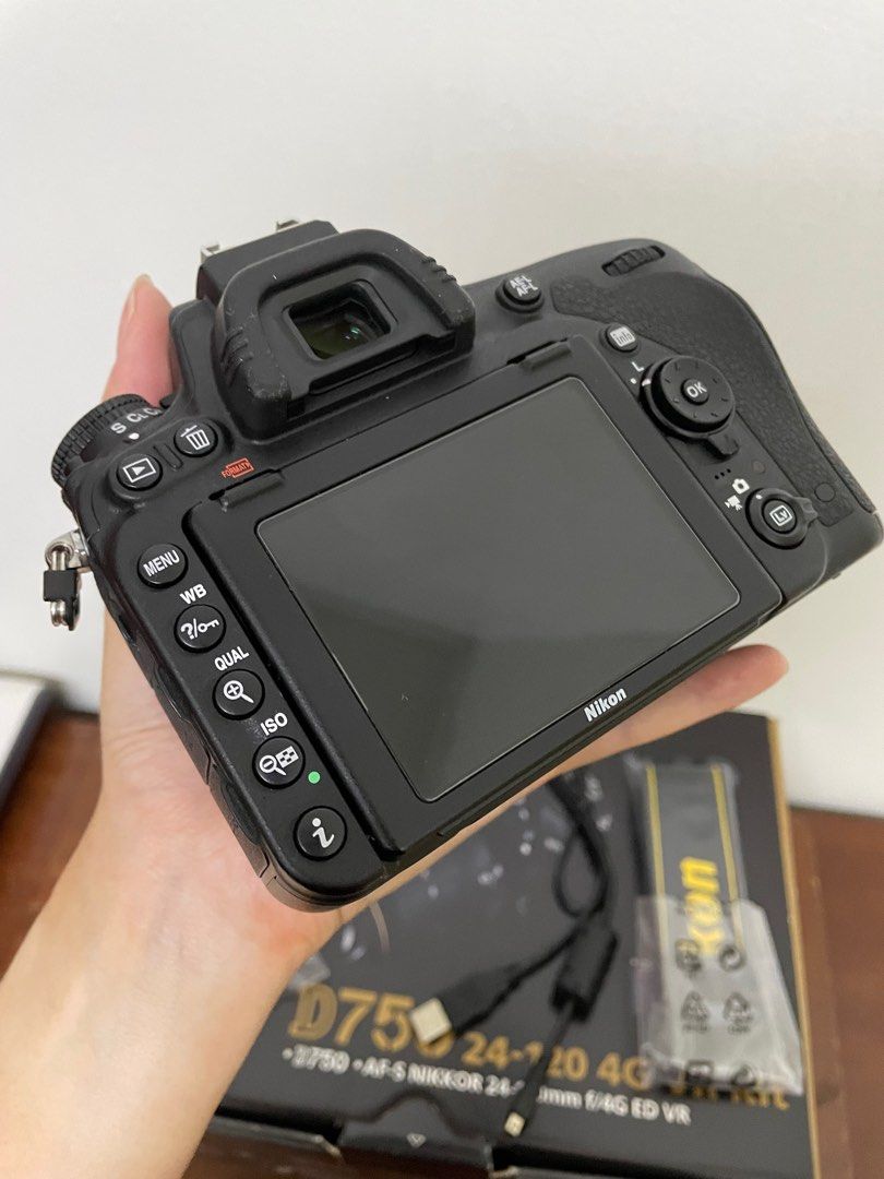 Nikon D750 Shutter count 20k 90 New, Photography, Cameras on Carousell