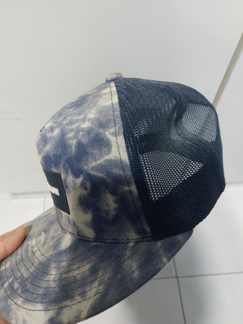 Nixon cap (Category: Caps & Hats) located in Singapore. Submitted by poppinz29 (Listing ID 1203622802, Image 2). Description: .